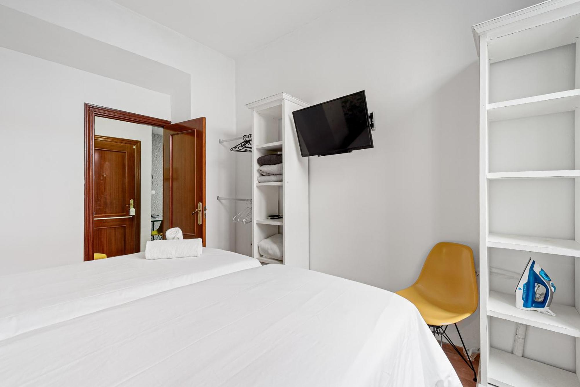 Urbanchicmalaga 2Bedroom Oasis In Historic Malaga Centre Kültér fotó