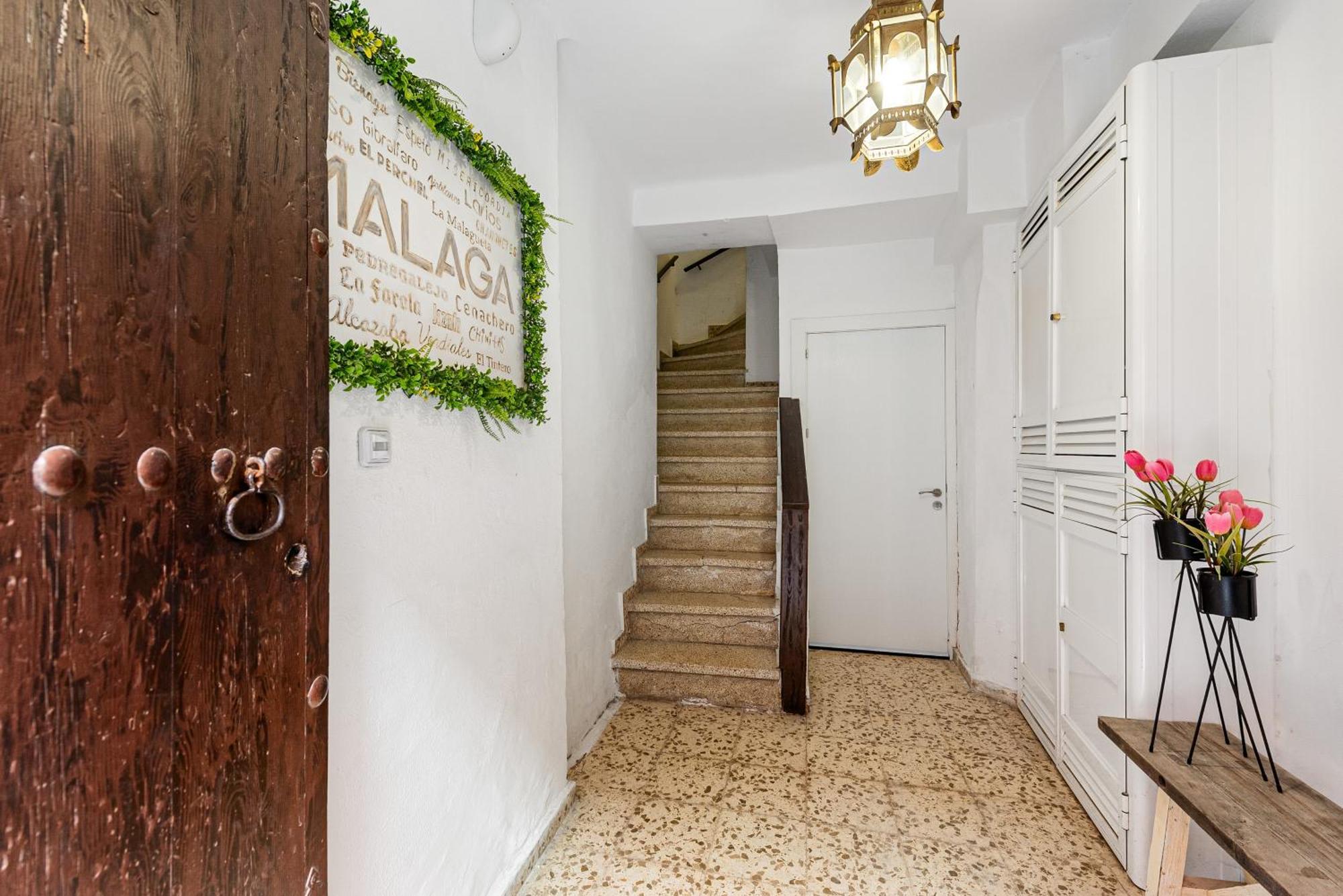 Urbanchicmalaga 2Bedroom Oasis In Historic Malaga Centre Kültér fotó