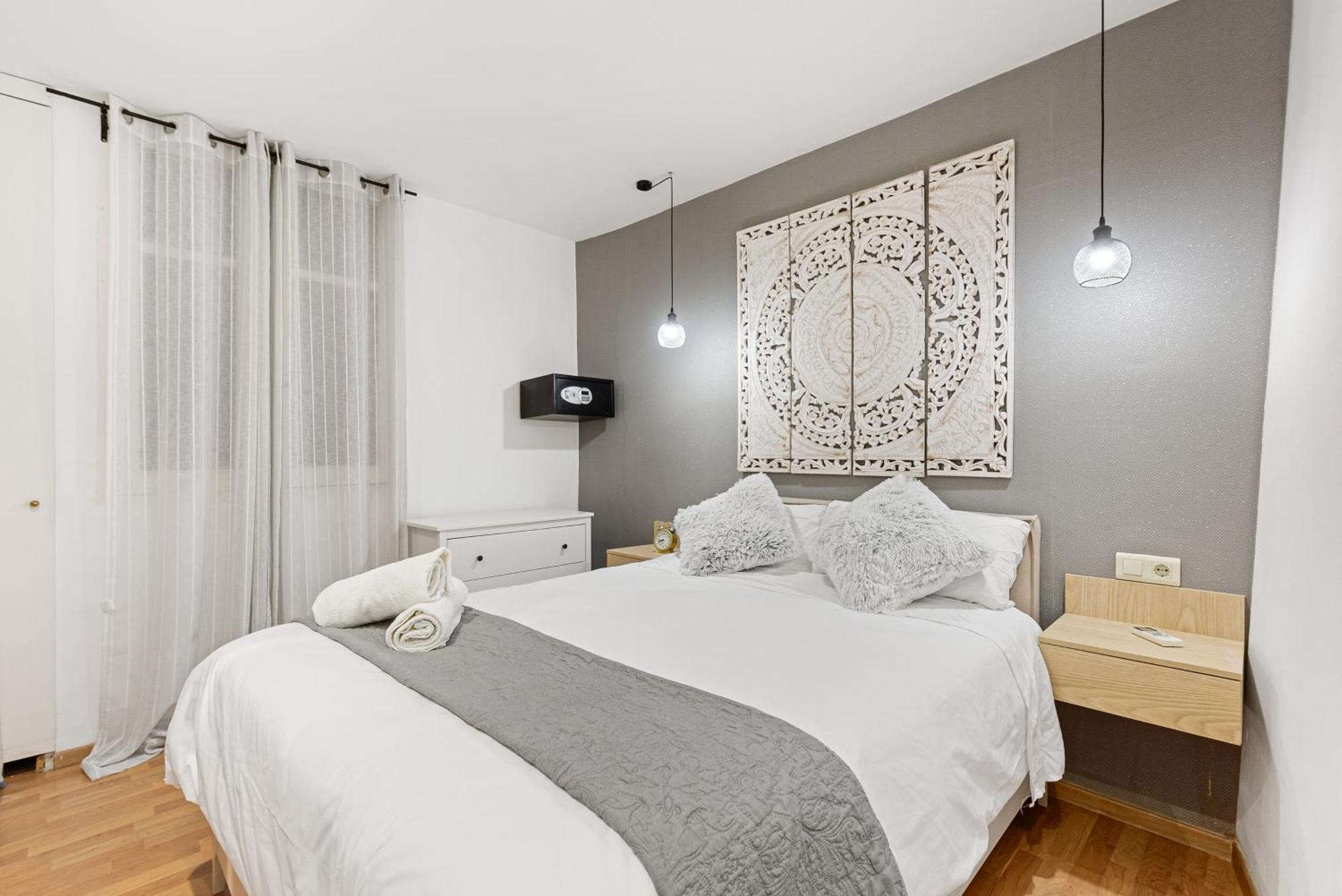 Urbanchicmalaga 2Bedroom Oasis In Historic Malaga Centre Kültér fotó